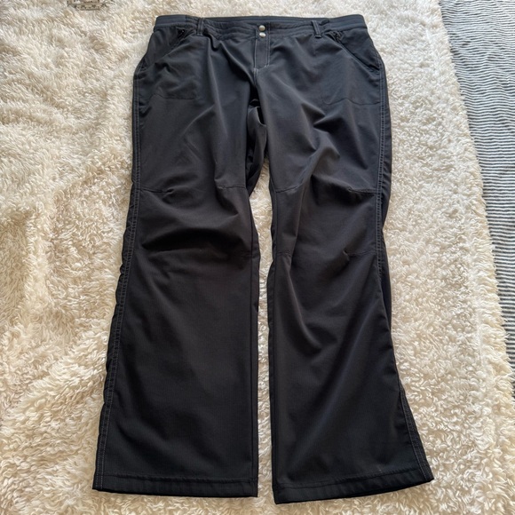 KÜHL Women’s Black Performance Hiking Pants Outdoor Travel Size 18W 31” inseam - Picture 3 of 14